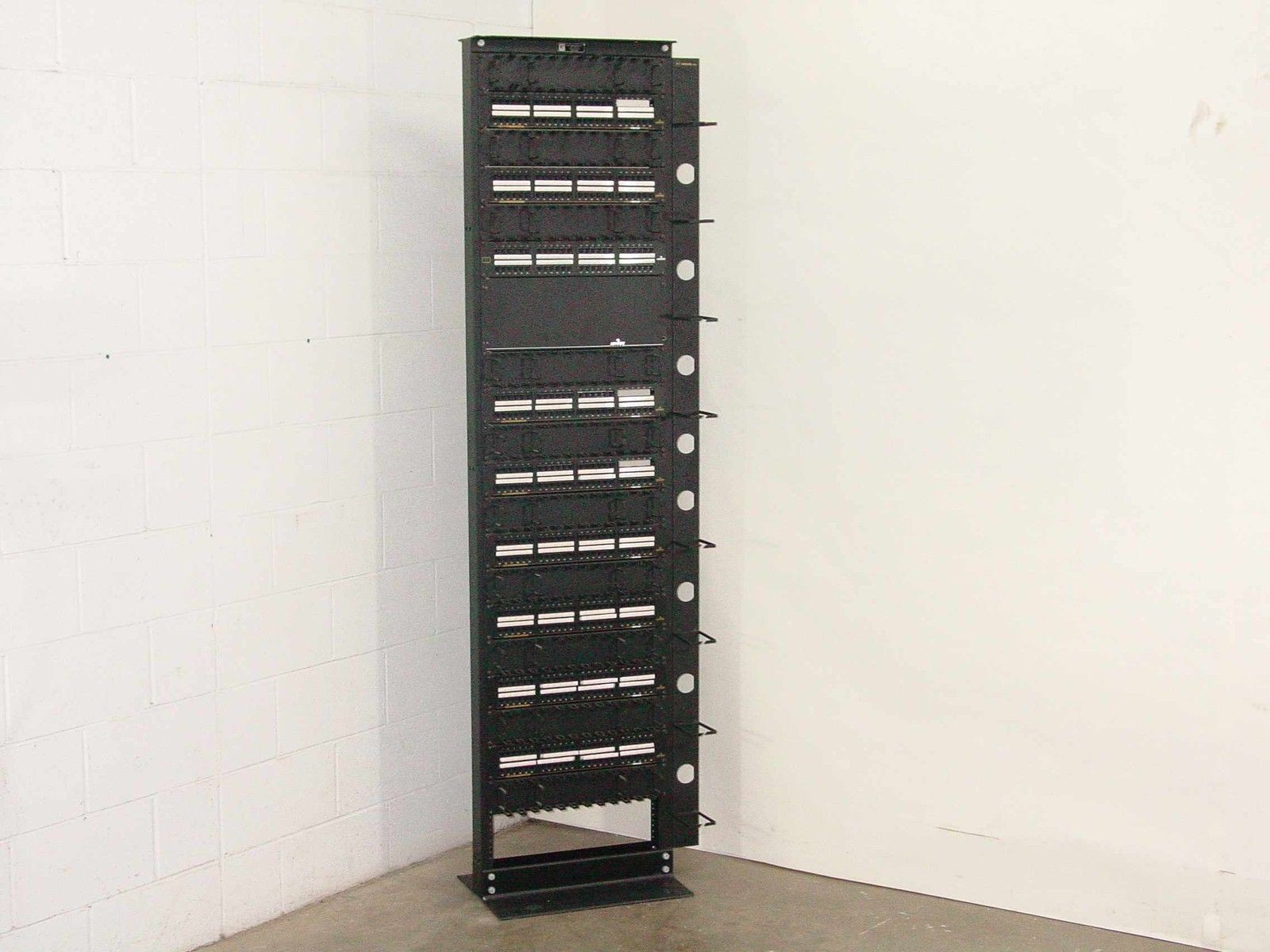 Homaco 19-84-T2SD*B Rack w/ Leviton Cat5 48-Port Patch Panels 59484-B48