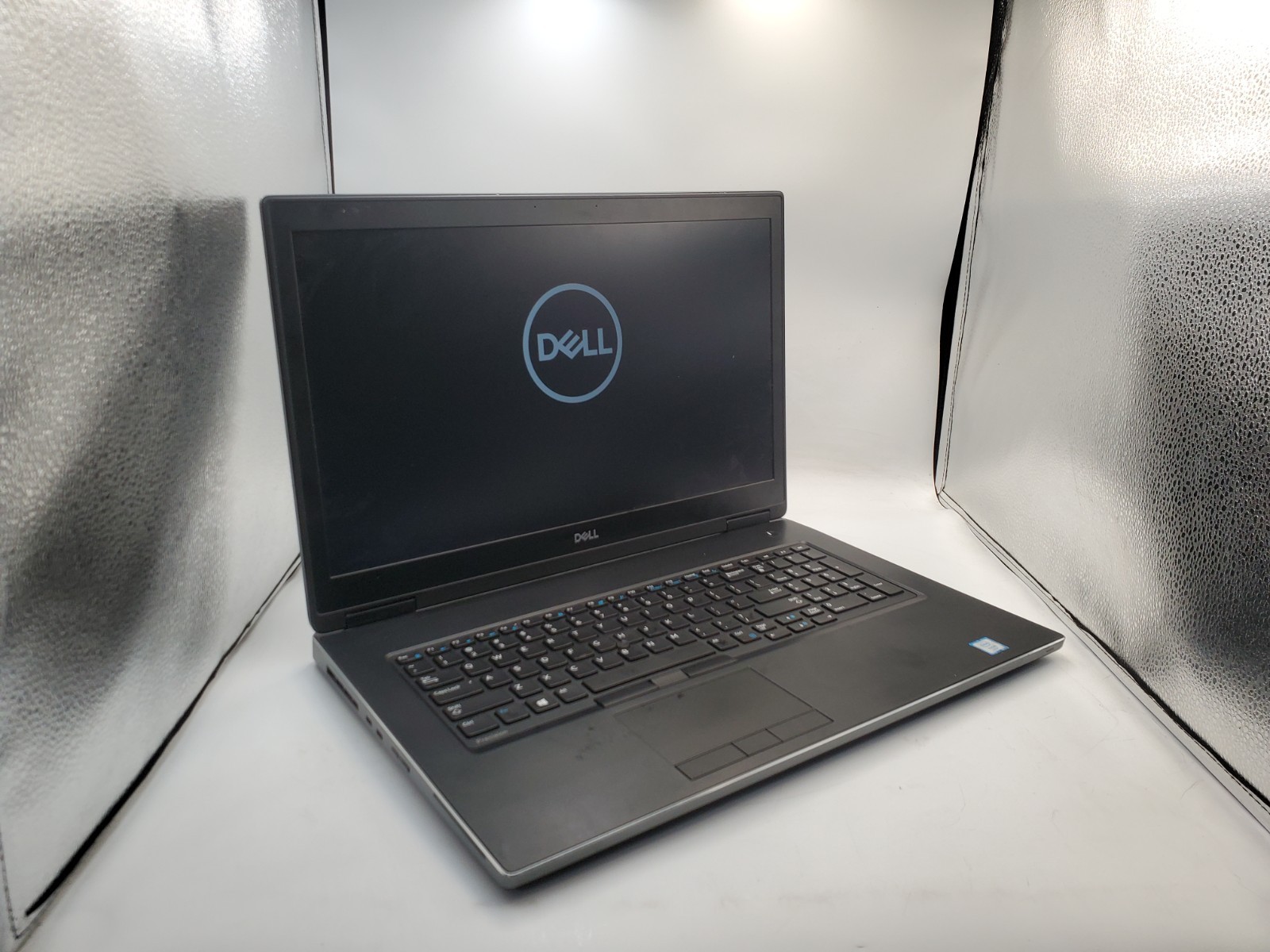 Dell Precision 7730 Laptop Intel Xeon E-2176M 2.7GHz 16GB RAM 256GB SSD W11
