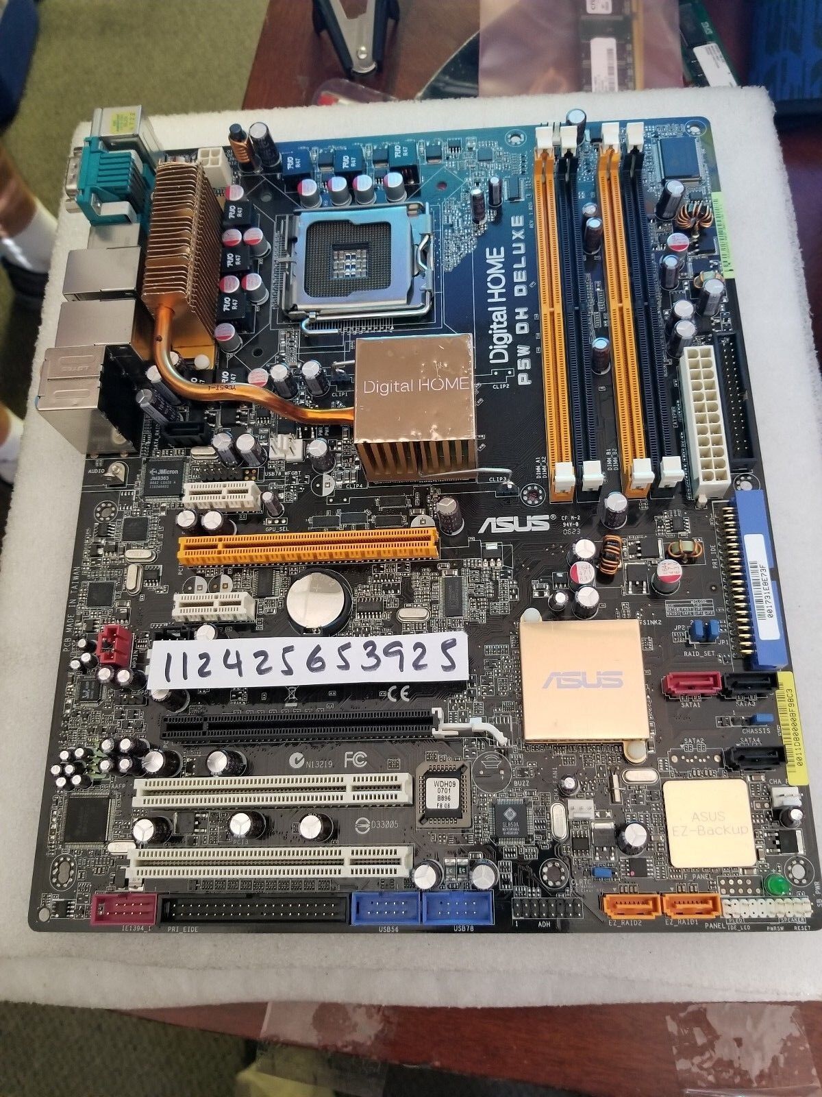 ASUS P5W DH Deluxe Digital Home Series with Intel 975X/ICH7R ATX Motherboard  