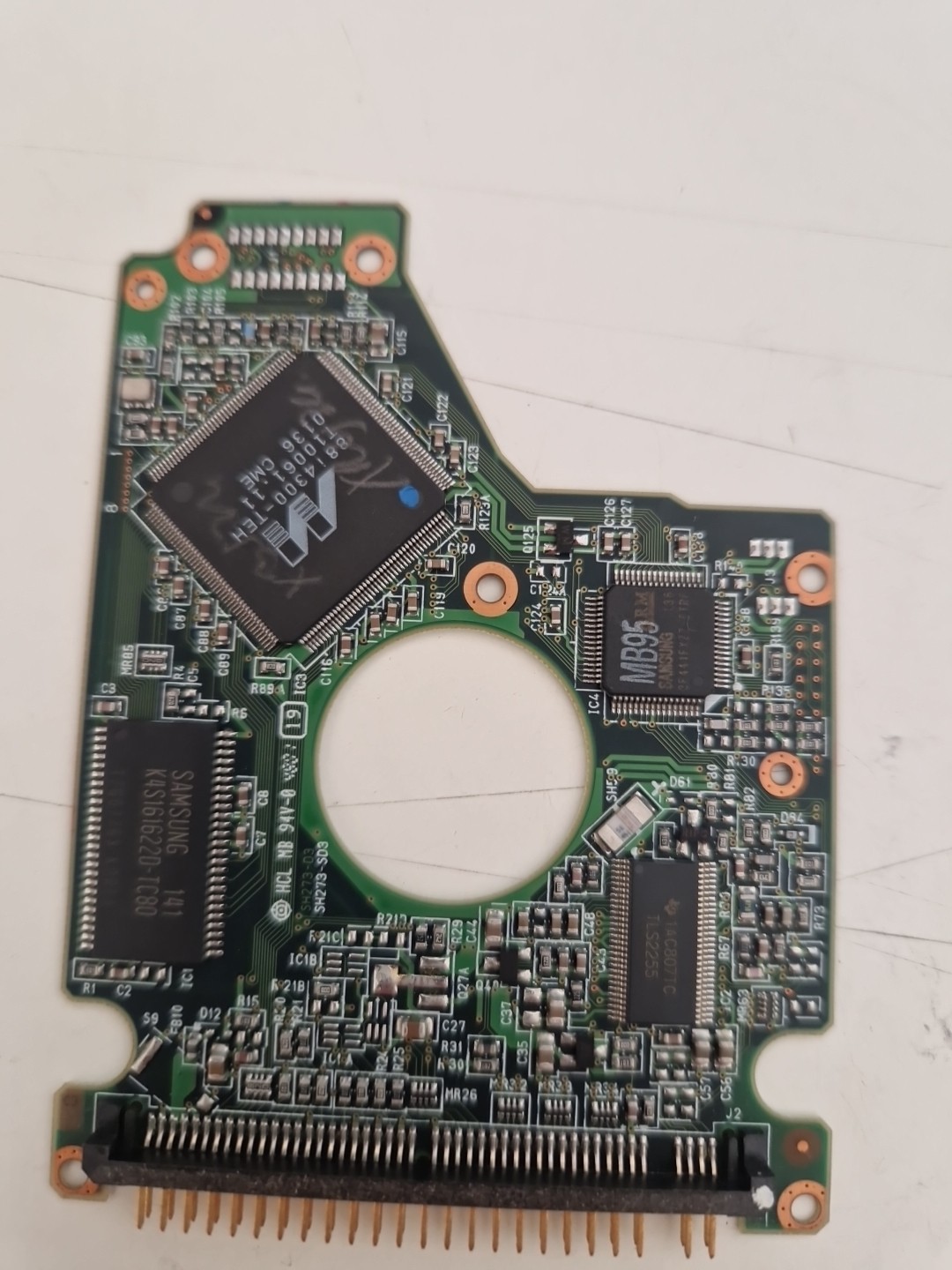 HITACHI DK23CA-20F 20GB IBM 08K9633 Electronics