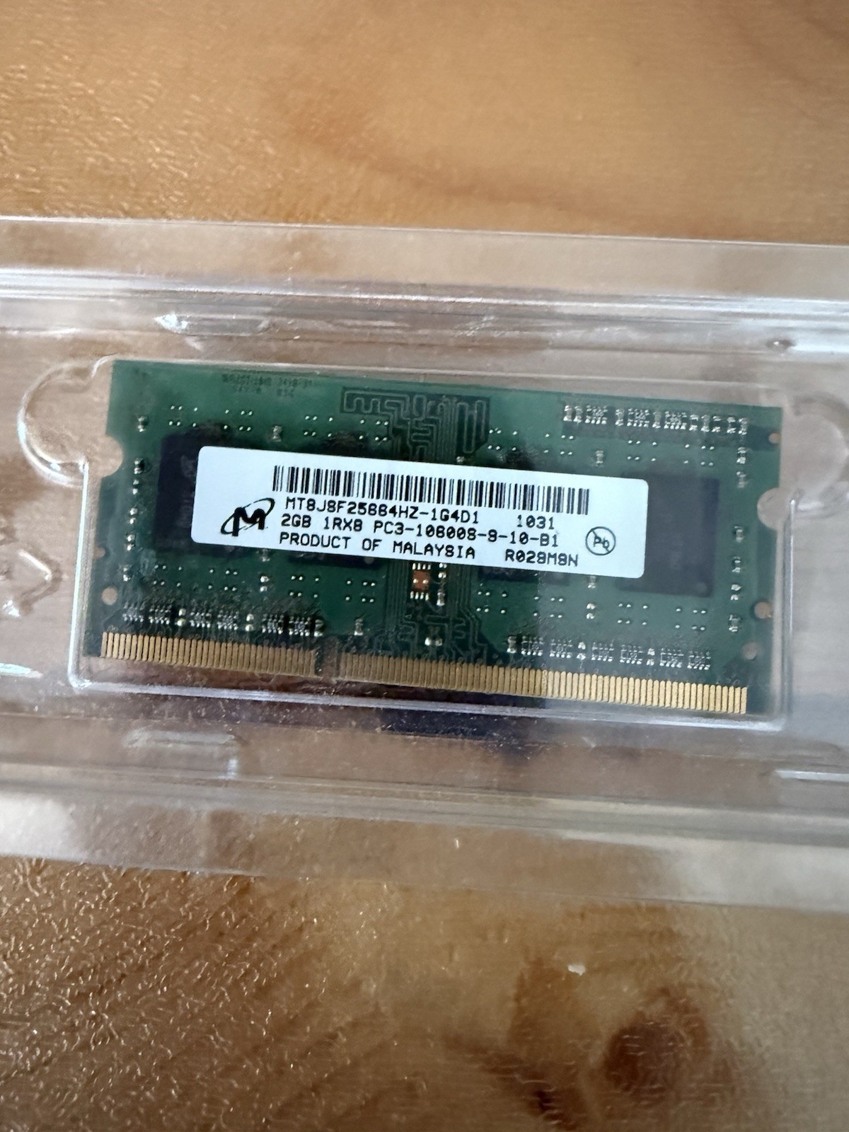 MT8JSF25664HZ-1G4D1 OEM MICRON MEMORY LAPTOP 2GB 1RX8 PC3-10600S-9-10-B1 |