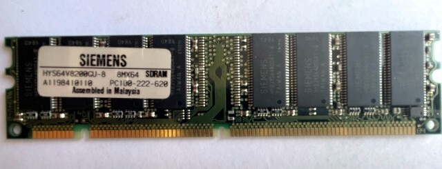 Siemens HYS64V8200GU-8 8Mx64MB SDRAM PC100-222-620 RAM👀