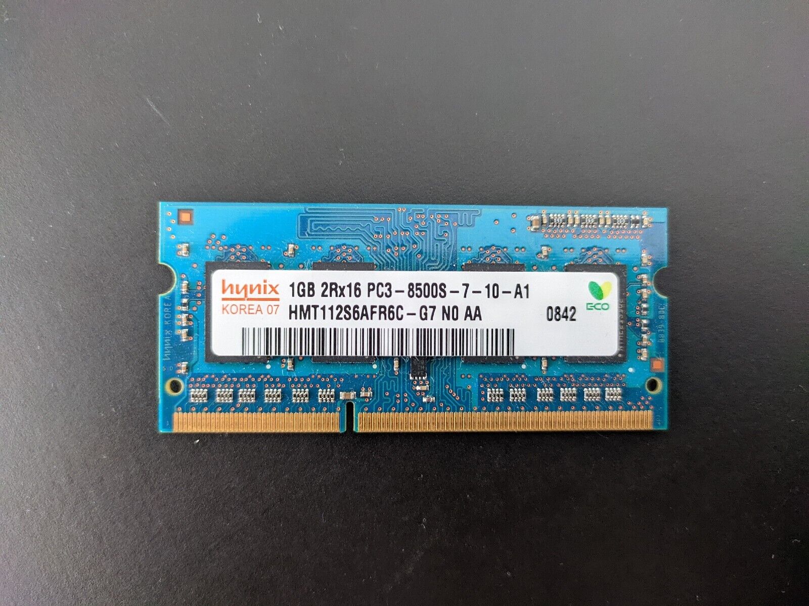 Hynix 1GB DDR3 1066MHz 204-Pin Memory Module for Laptops HMT112S6AFR6C-G7