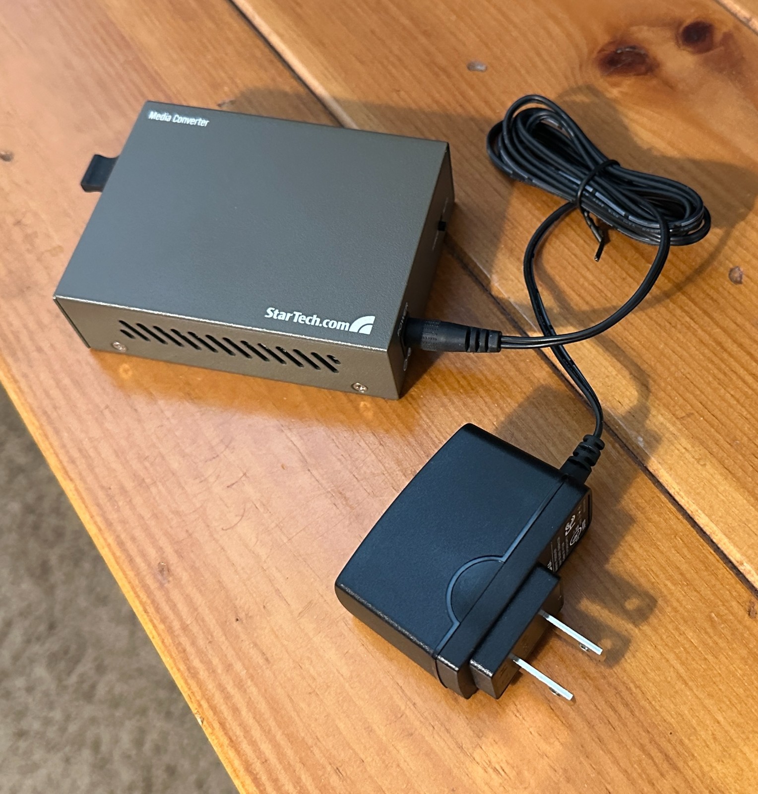 StarTech Gigabit Multi Mode Fiber Ethernet Media Converter SC-550m (MCMGBSC055)