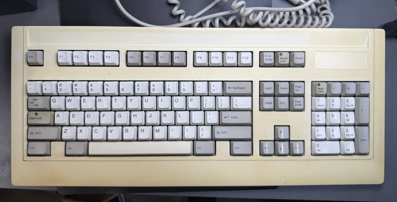 Vintage Fujitsu limited FKB4800-101 Keyboard AT 5-Pin DIN N860-6800 Beige Tested