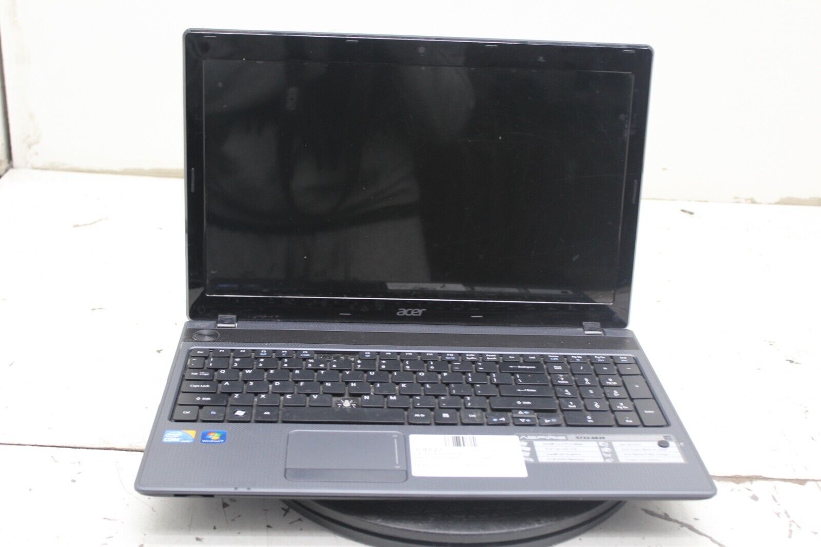 Acer Aspire 5733-6838 Notebook Computer i5-M560 2.6 GHz 4GB NO HDD/Battery/Cover