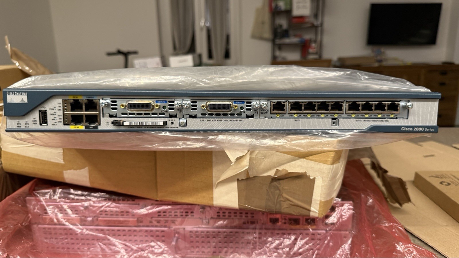 Cisco 2800 Series Integrated Systems Router CISCO2801 V04