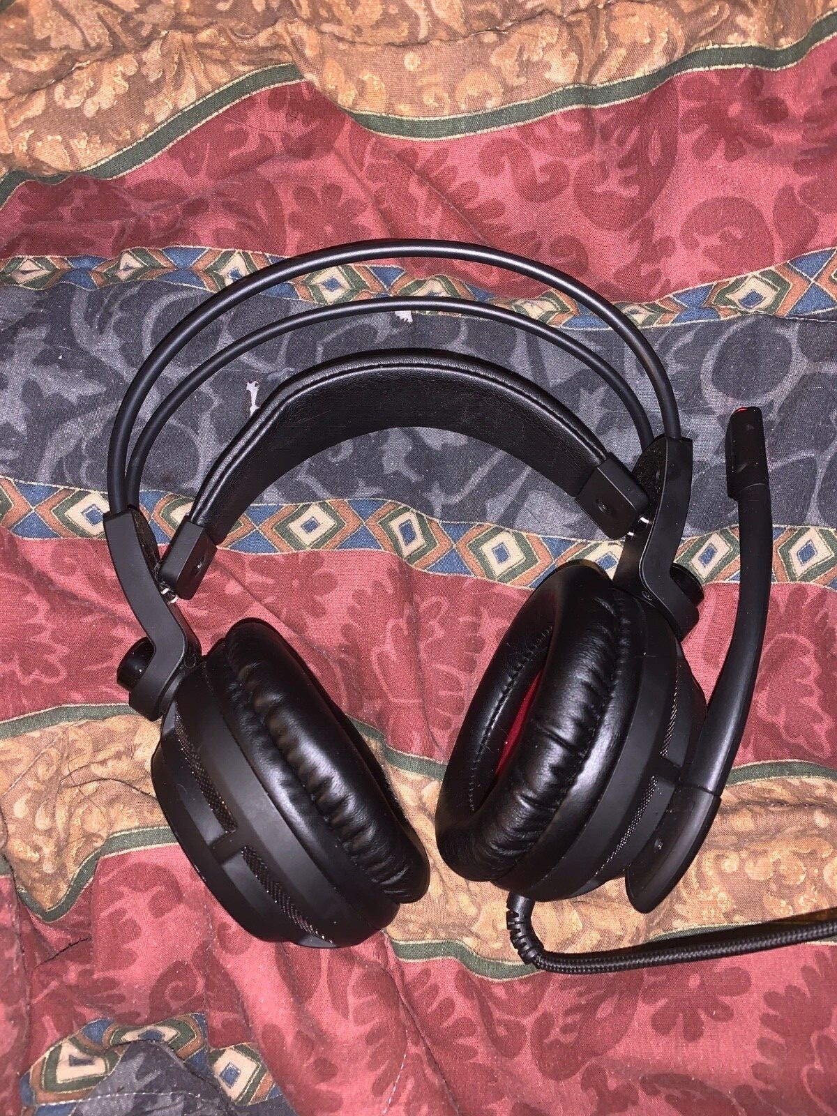 MSI DS502 Gaming Headset 7.1 Surround Sound Microphone Vibration Red LED 