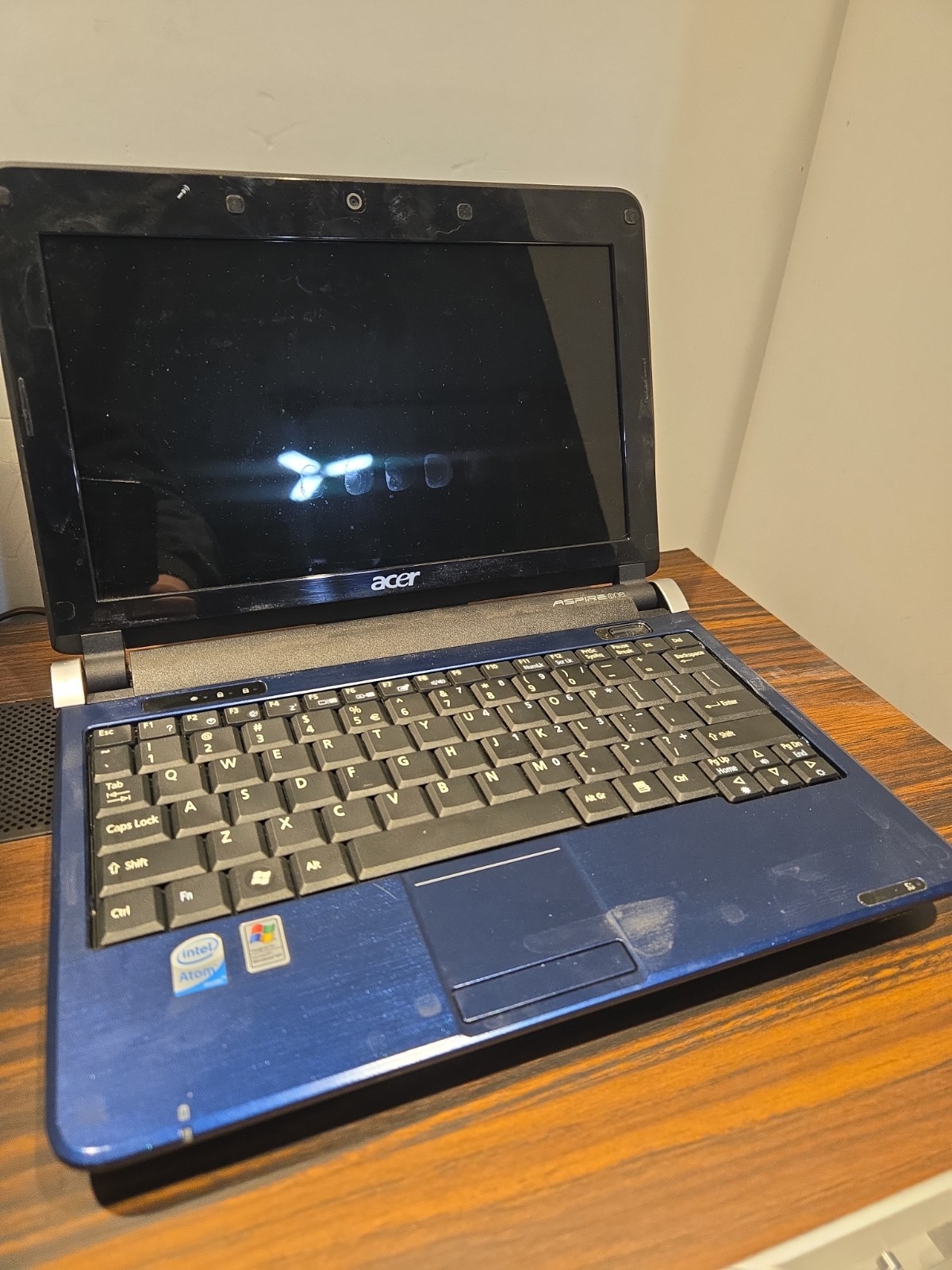 Acer Aspire One KAV10 Intel Vintage Laptop No Cables No HDD NO OS