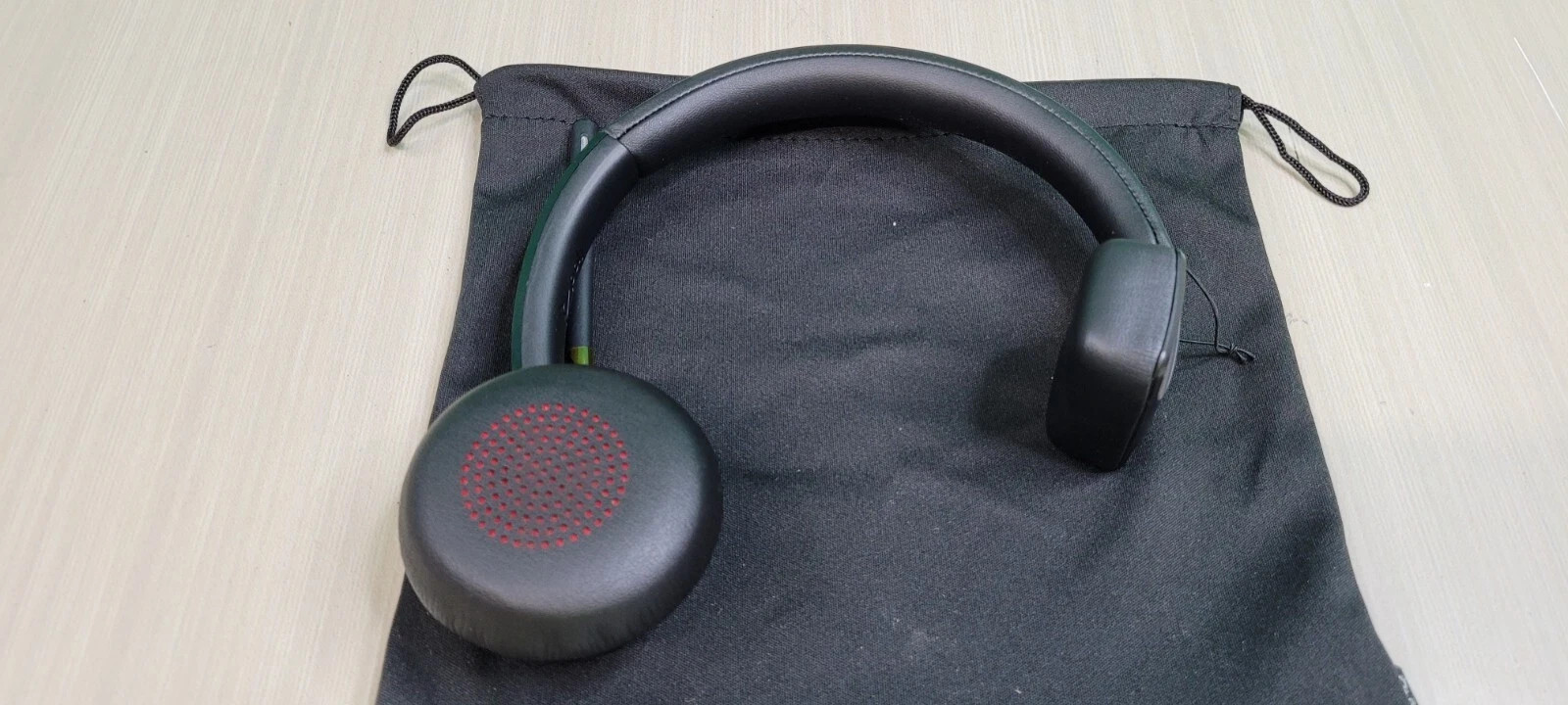 poly voyager 4310 uc Bluetooth -No USB w/charging station