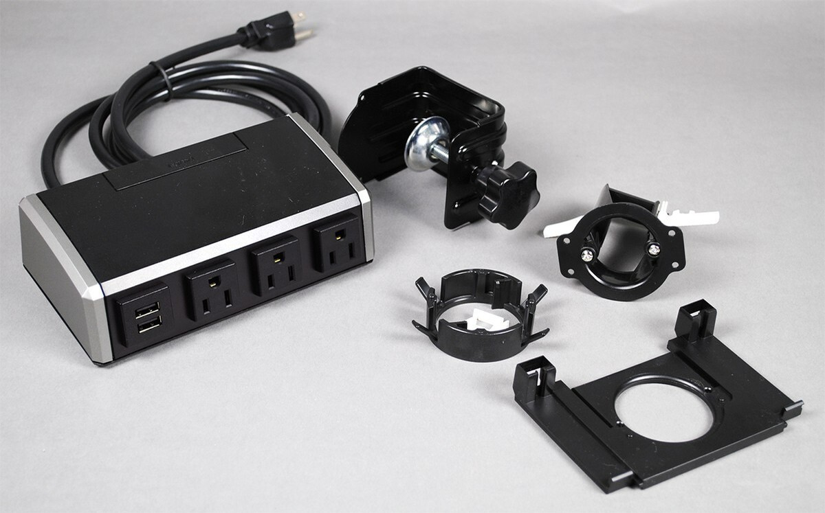 Wiremold WSC320-S ground protected outlet adaptor