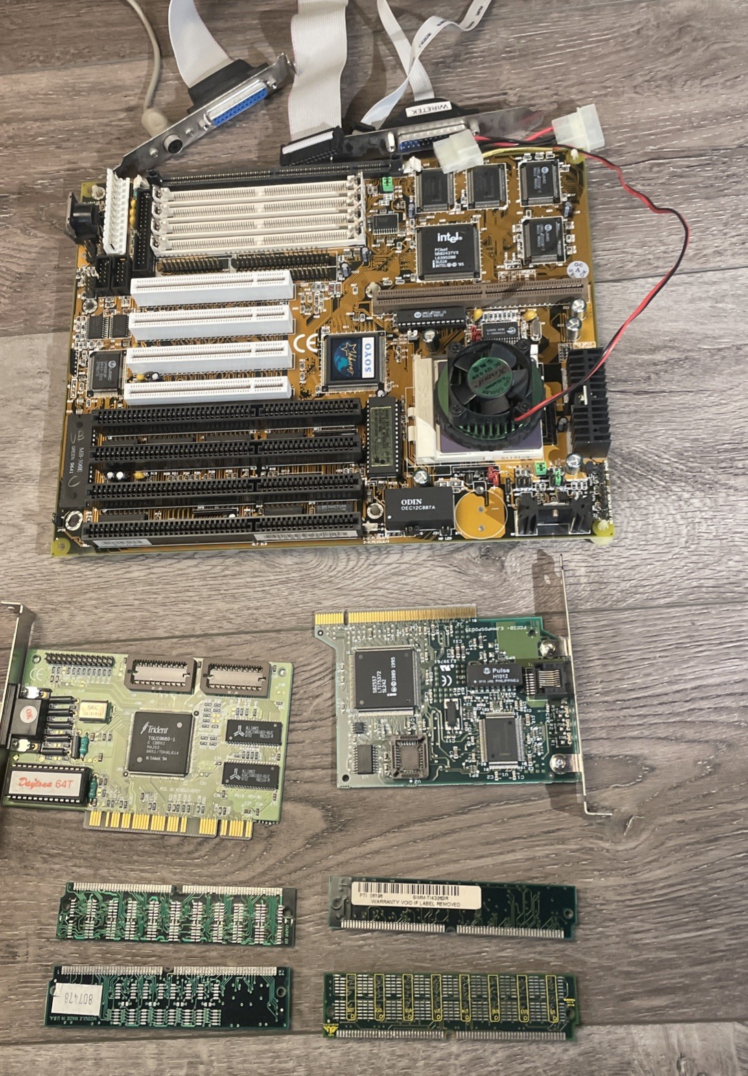 Vintage Soyo SY-5VA Motherboard Bundle Socket 7 Intel Pentium CPU Trident PCI
