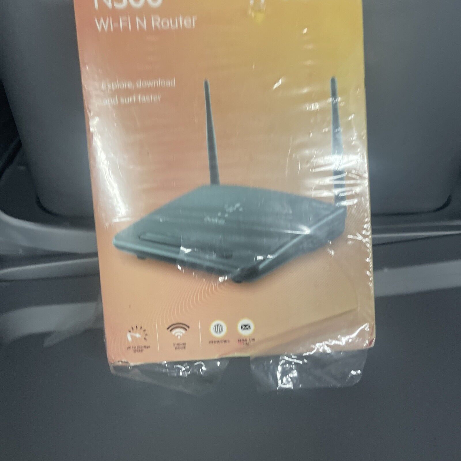 NEW Belkin F9K1010 300Mbps Wireless WiFi N300 4-Port Router with 2 Antennas