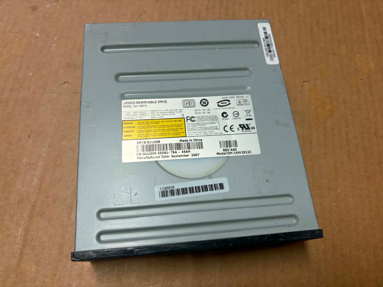 Internal Drive Burner DELL DH-16W1S DVD/CD REWRITABLE DRIVE SATA 5.25 UU009