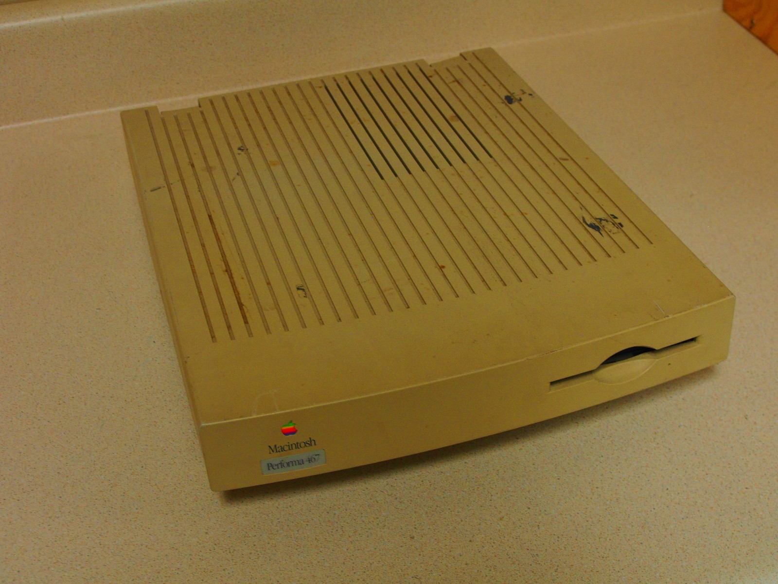 Apple Macintosh Preforma 467 - Untested w/ hard drive