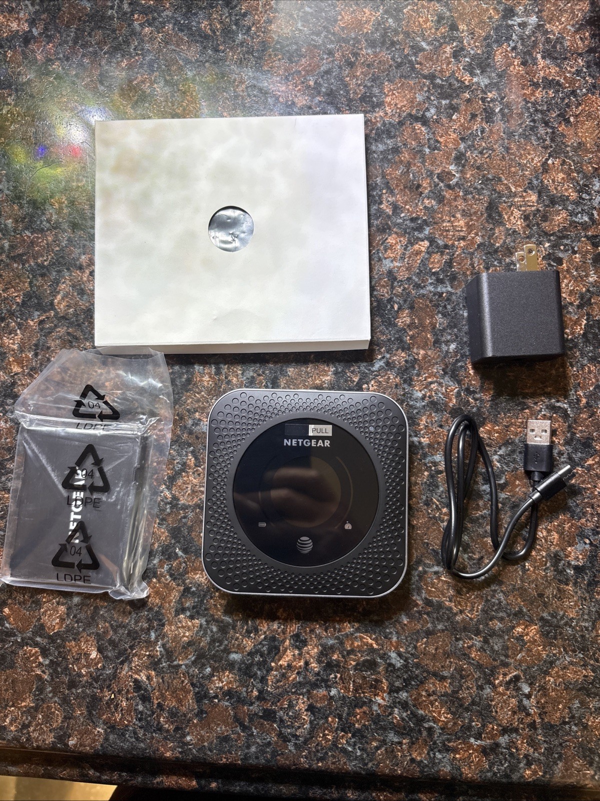 NETGEAR NIGHTHAWK M1 MR1100 UNLOCKED HOTSPOT LTE MOBILE ROUTER - AT&T Never Open