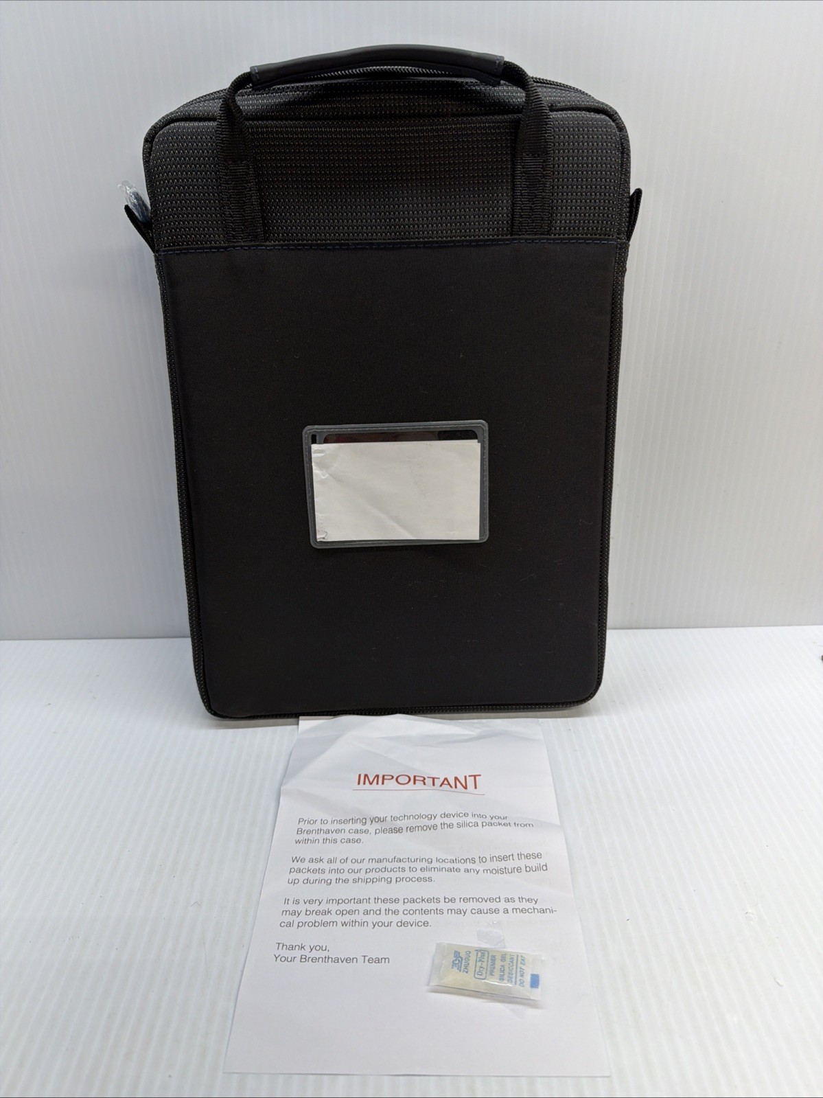 Brenthaven Tred Carry Folio Slim Vertical Integrated ID Slot Top Handle Black