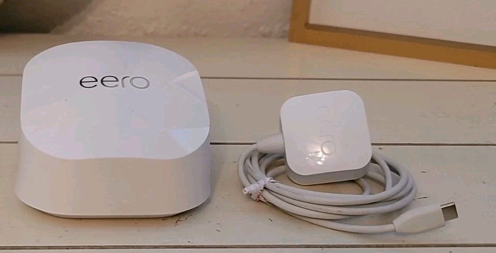 EERO 6+ Plus Dual-Band Wi-Fi 6E Mesh Router - R010001- With Power Cord