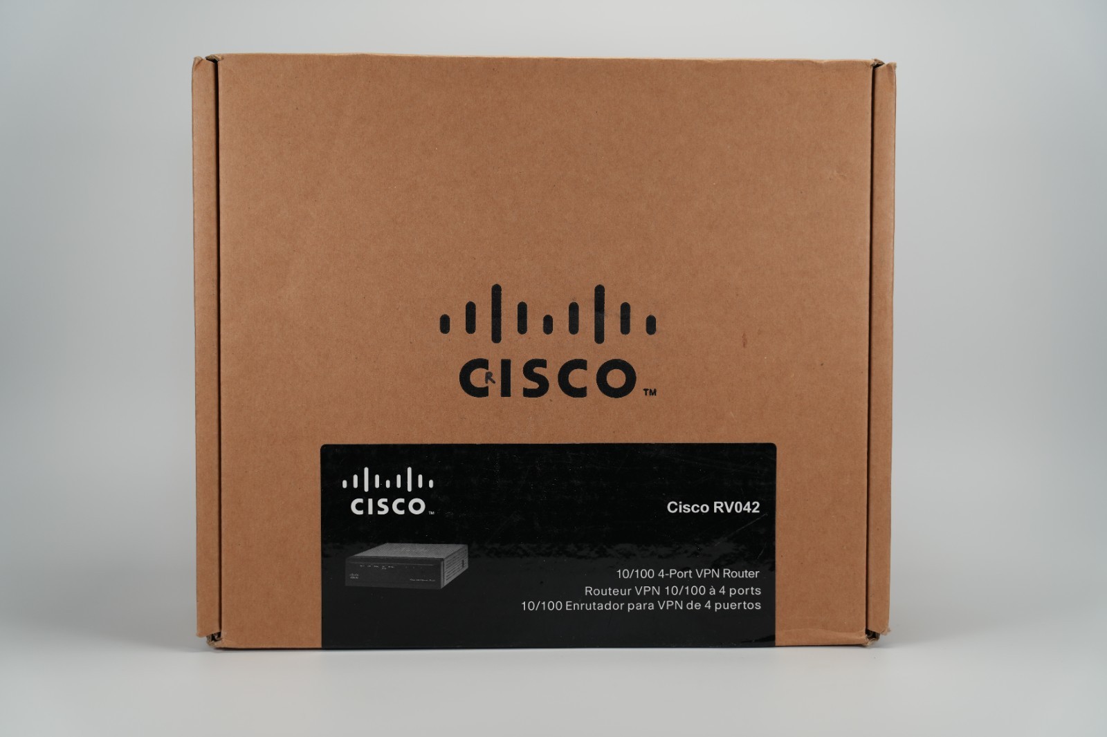 Cisco Small Business RV042 4-Port 10/100 Dual WAN VPN Wired Router NEW