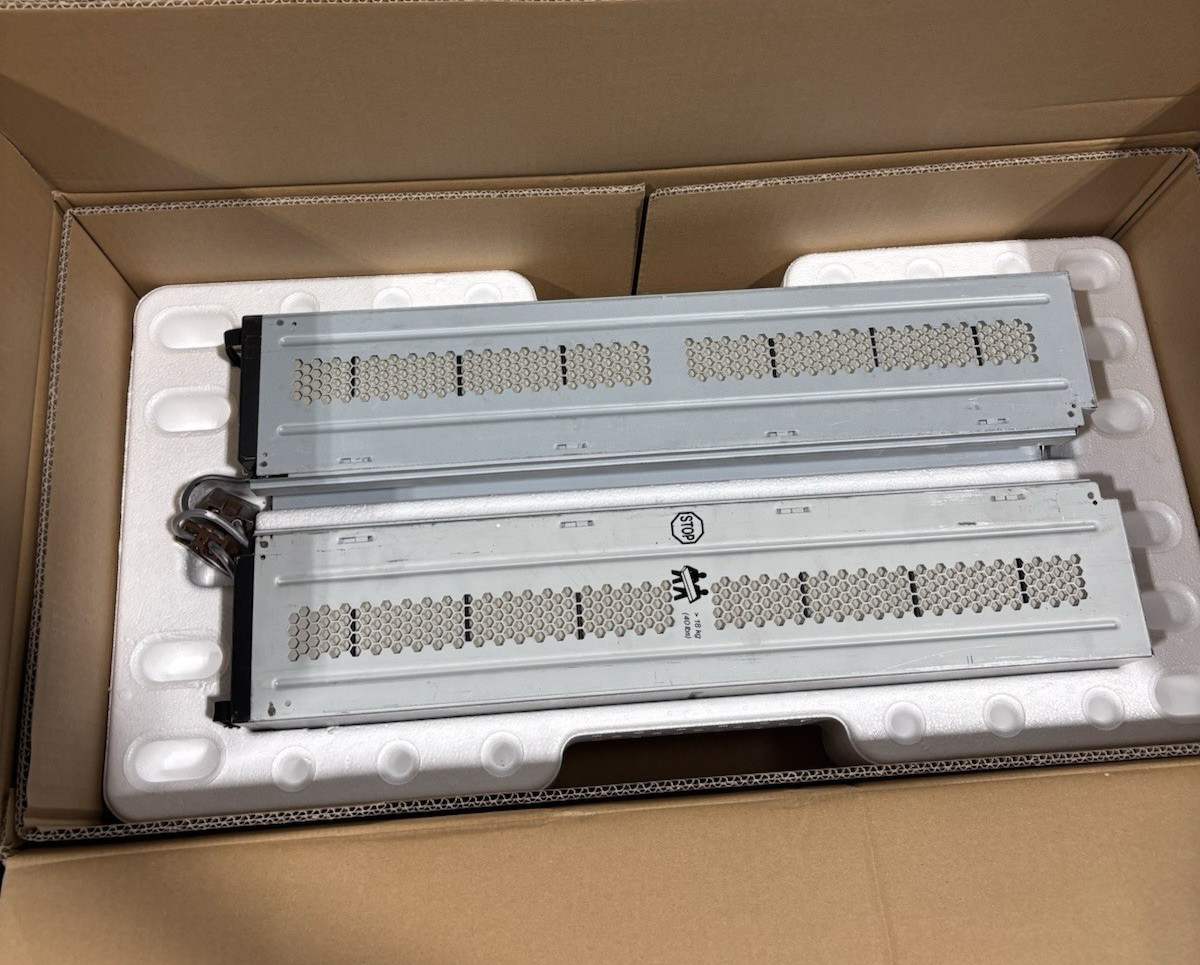 LOT 2 APC BATTERY MODULE FOR SURTD5000XLI 0M-1863B IN ORIGINAL BOX