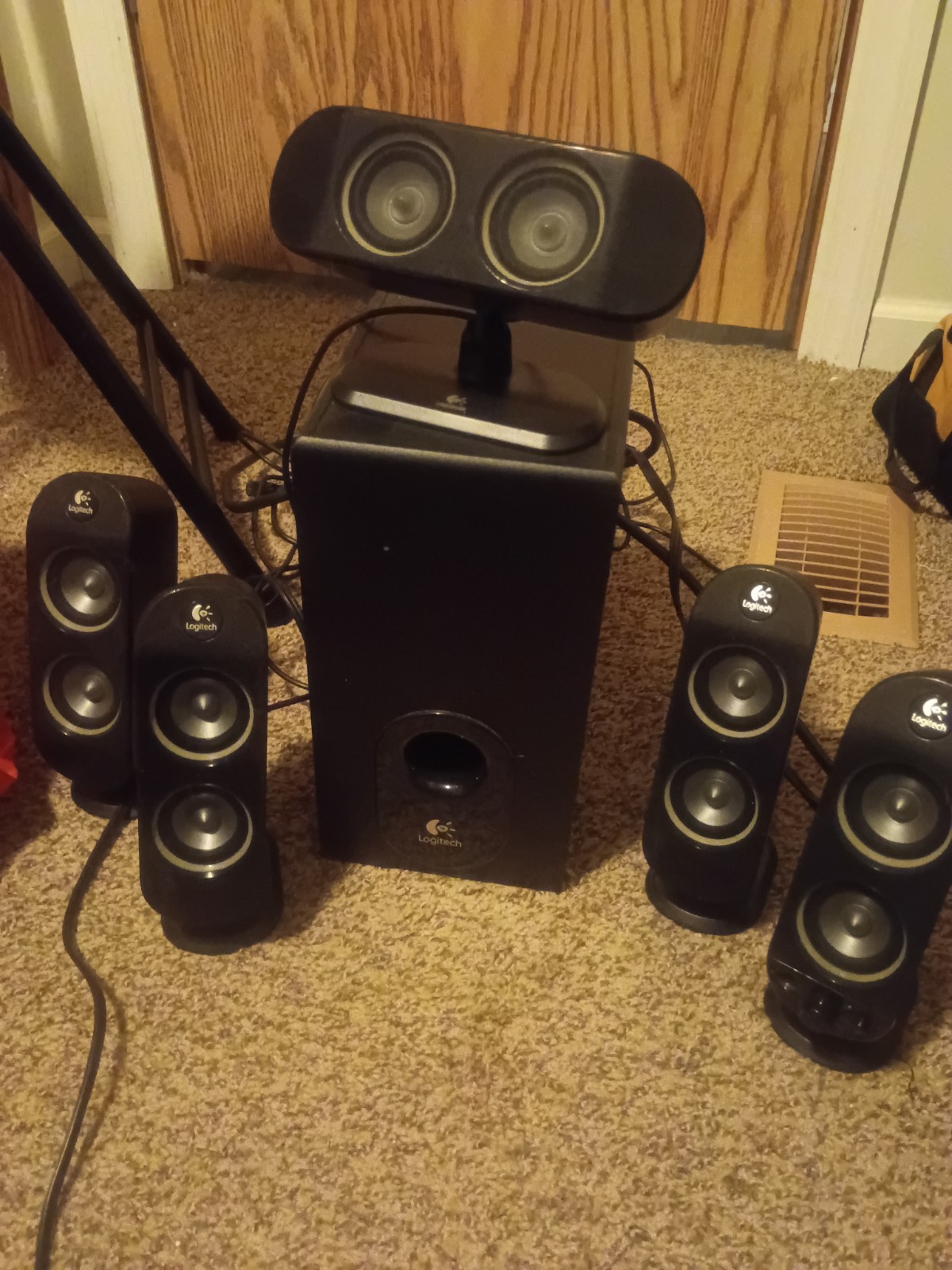 Logitech X-530 5.1 Surround Sound Computer Speakers and Sub Woofer