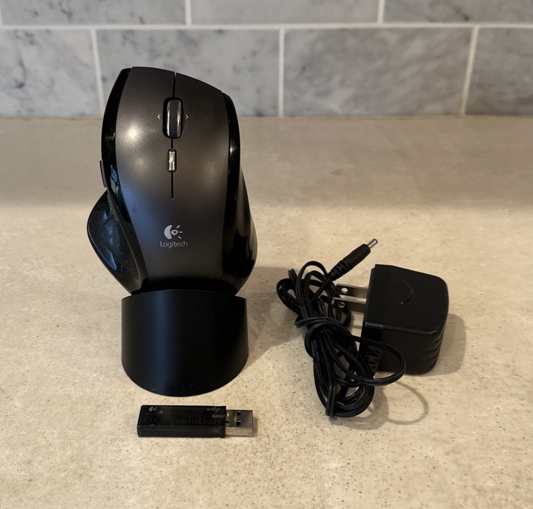 Logitech MX Revolution M-RBQ124 Wireless Cordless Laser Mouse USB w/ Charger