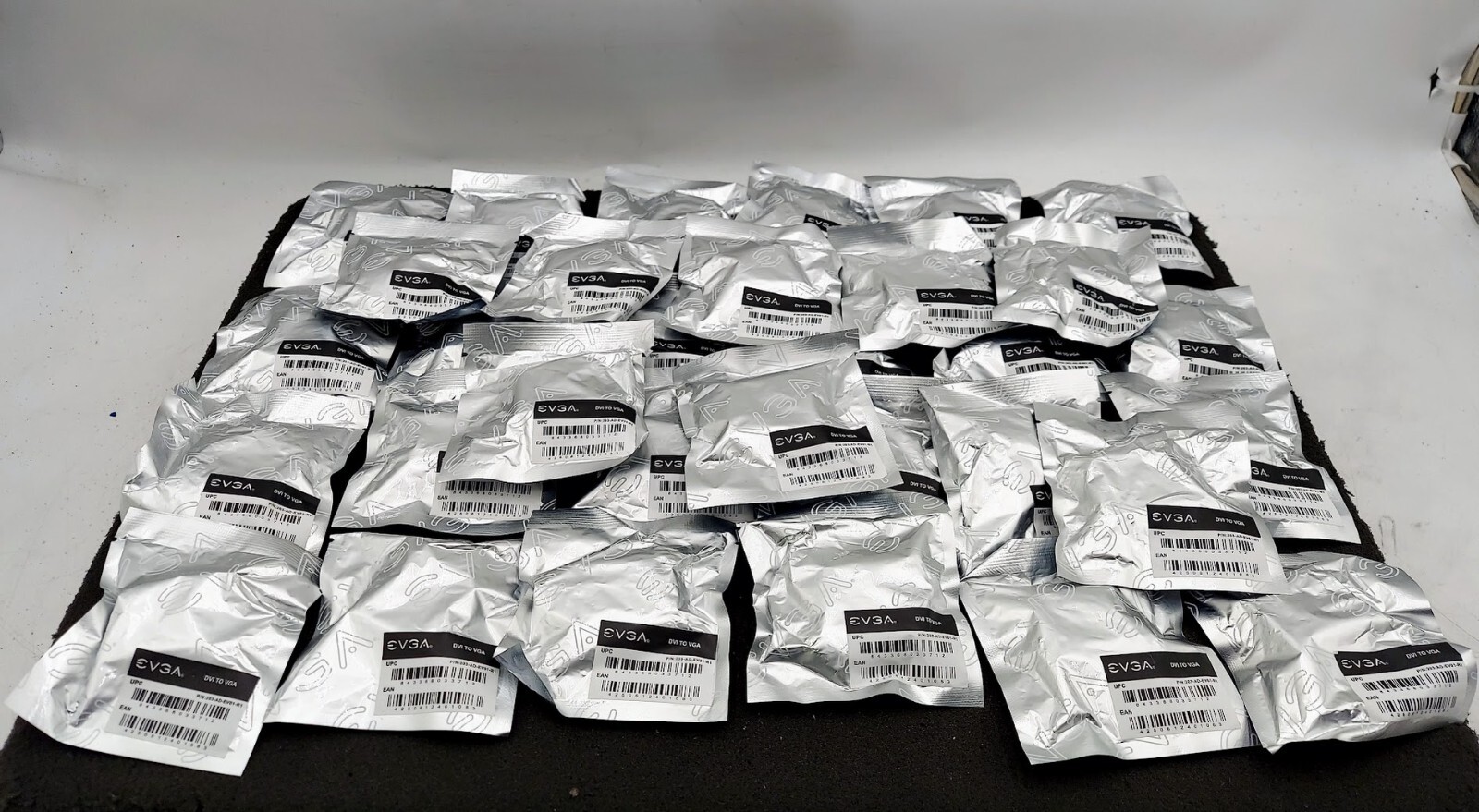 LOT OF 32 EVGA DVI to VGA adapter DVI Video