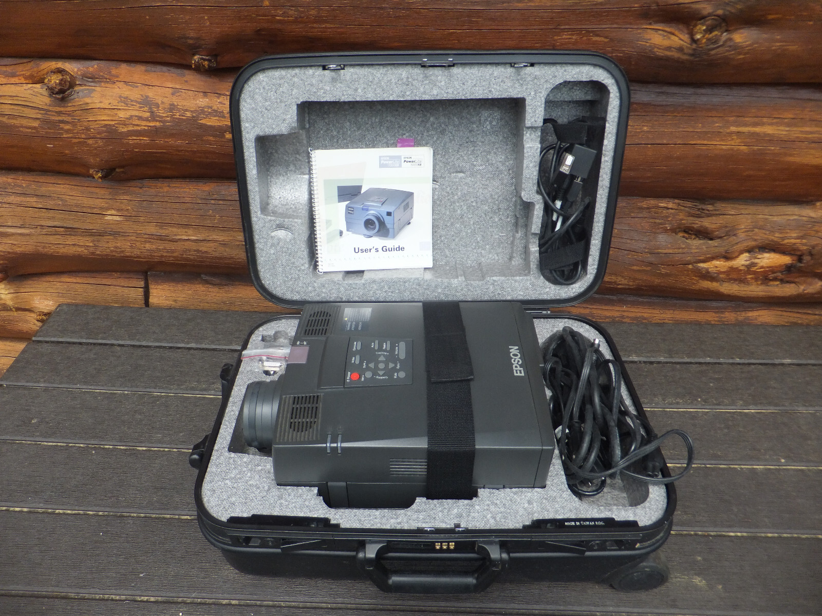 Epson PowerLite 5000XB, ELP-5100 LCD Projector W/ Case, Guide, Remote & Cables 