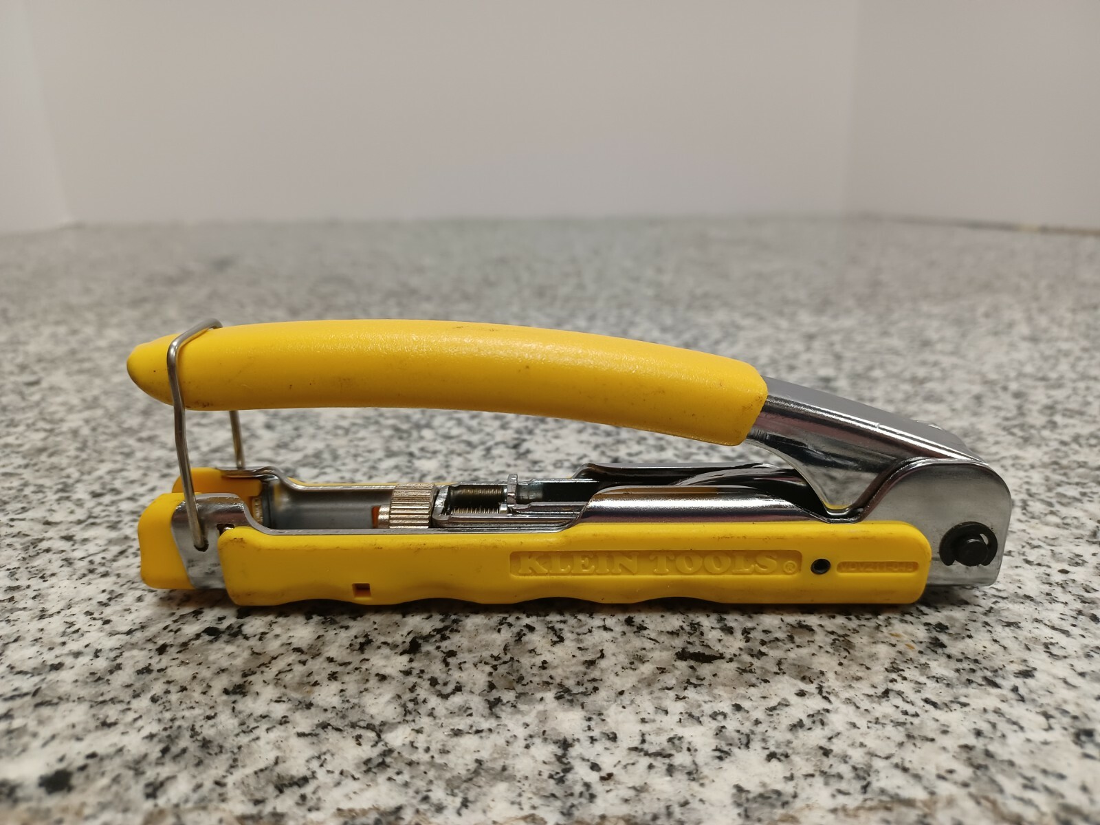 Klein Tools VDV211-048  Compression Crimper Compact, Multi- Connector a-x
