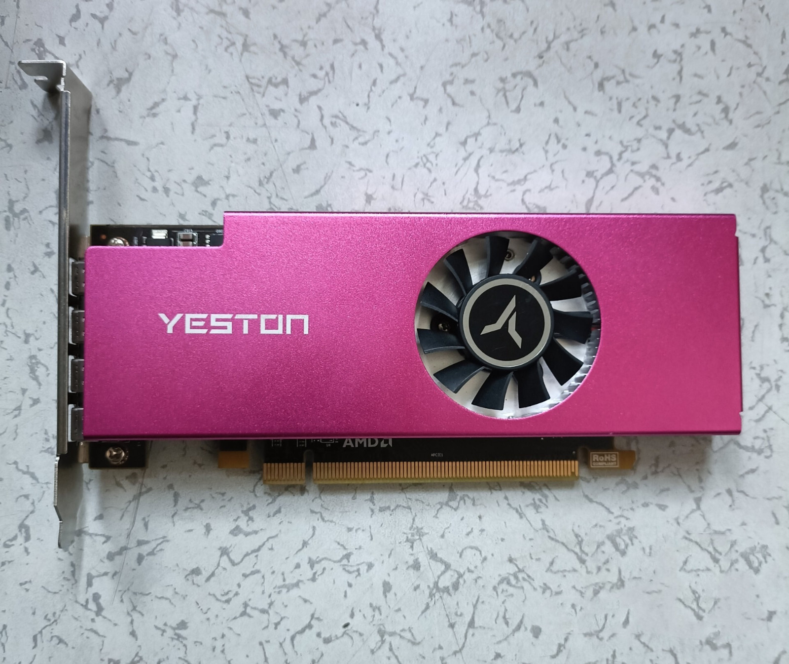 YESTON Radeon R7 350 4GB GDDR5 Multi-screen Video Card 4*Mini DisplayPort