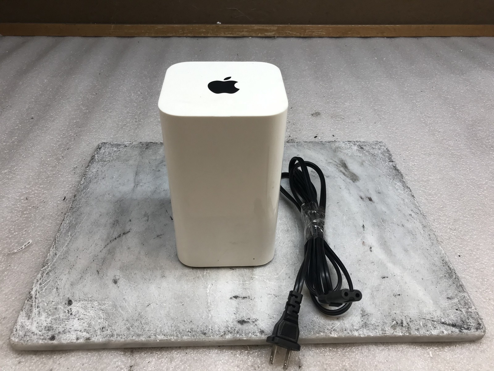 Apple AirPort A1470 Extreme 3 Port Base Station Wireless AC Router w Power Cable