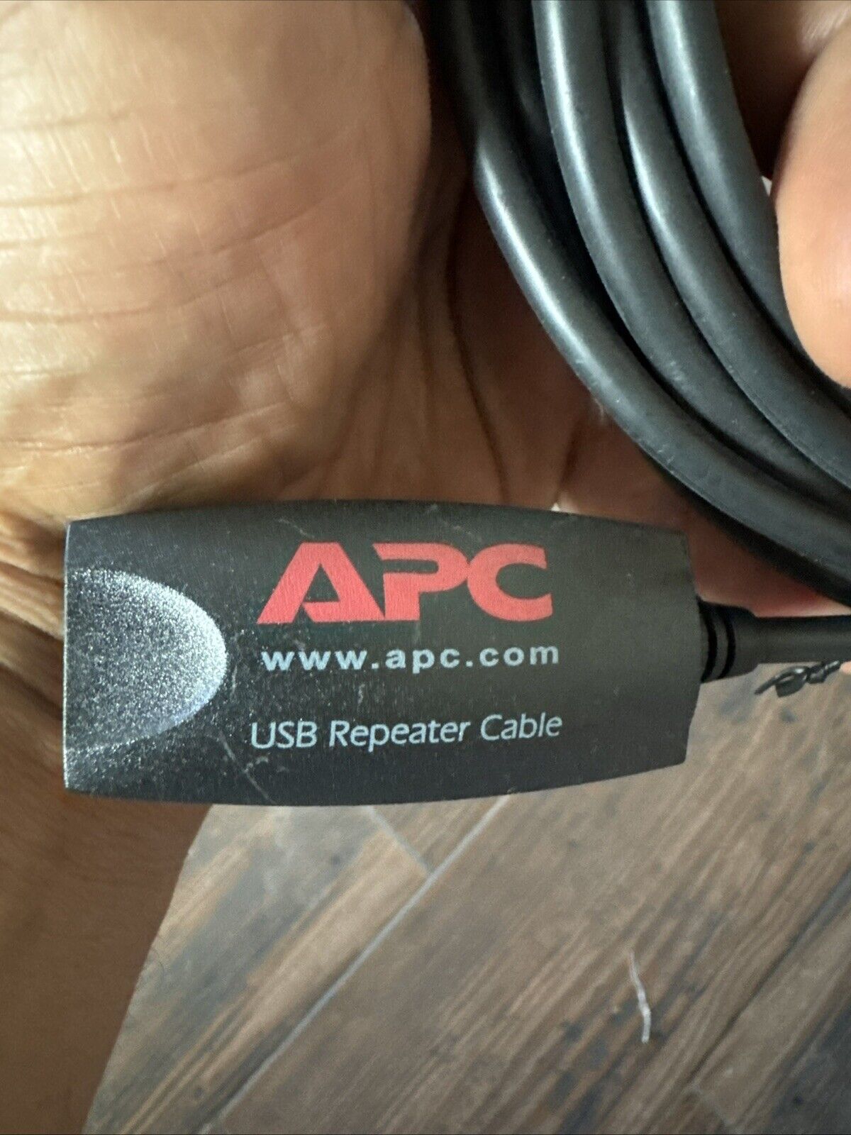 NEW APC NBAC0213P Black NetBotz USB 2.0 Latching Repeater Cable