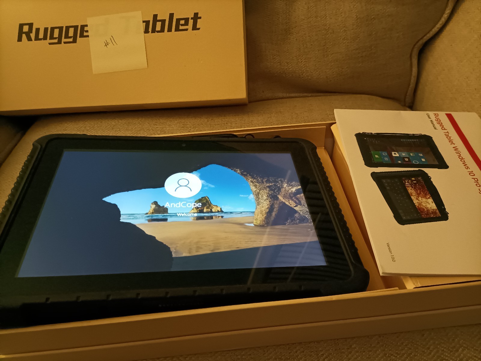 MUNBYN Rugged Mobile Tablet 10.1 inch Windows 11 Pro Outdoor Work Tablet 4+64GB