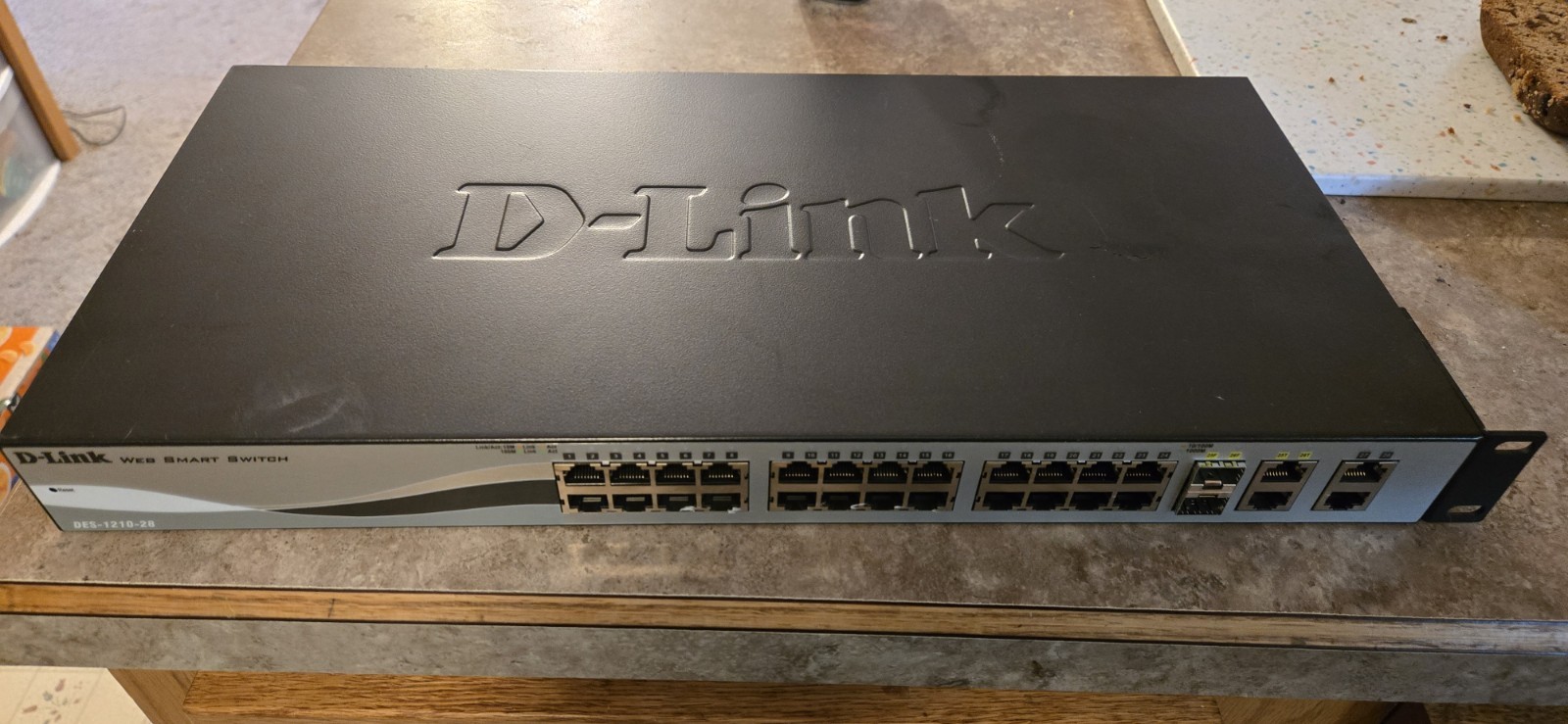 D-LINK Web Smart Switch, DES-1210-28 Tested