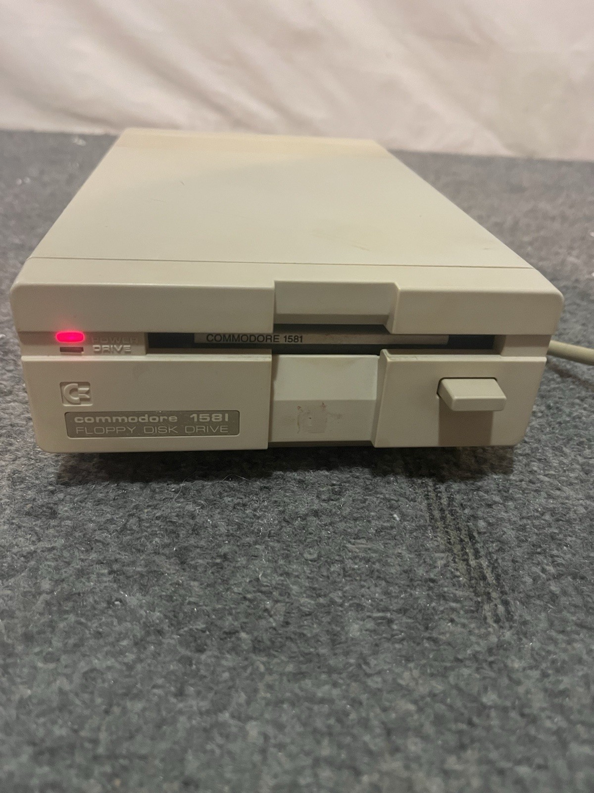 Vintage Commodore 1581 Disk Drive Powers Up Original Box 