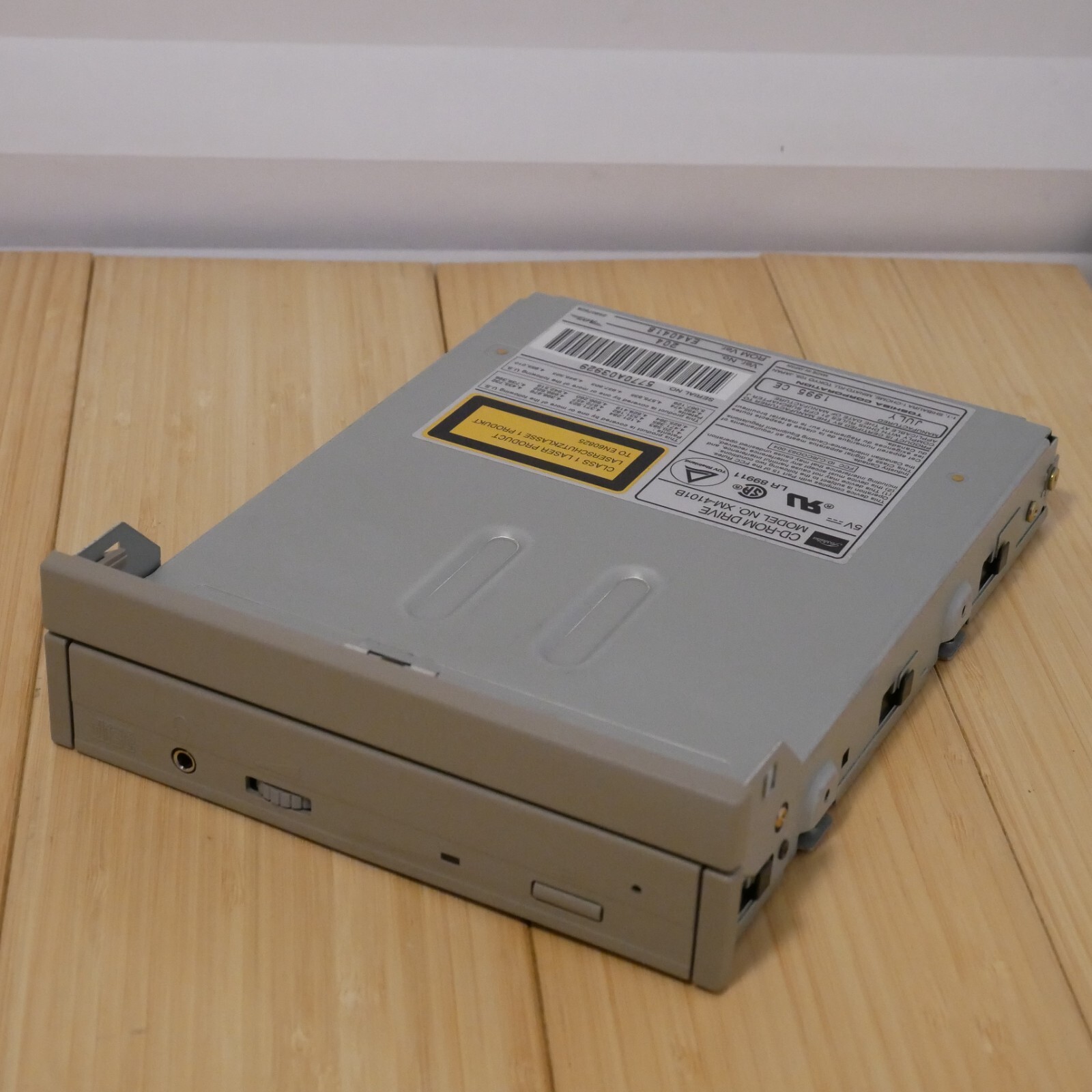 NOS Toshiba XM-4101B 50-PIN SCSI 4X CD-ROM Drive - Nice - Tested & Working.