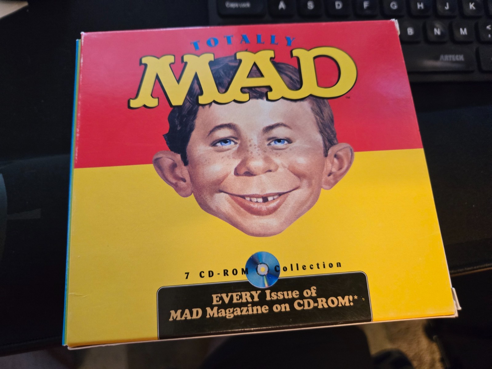 Totally MAD (PC,1999) CD-ROM Every Issue of MAD Magazine 1952-1998 + USER GUIDE