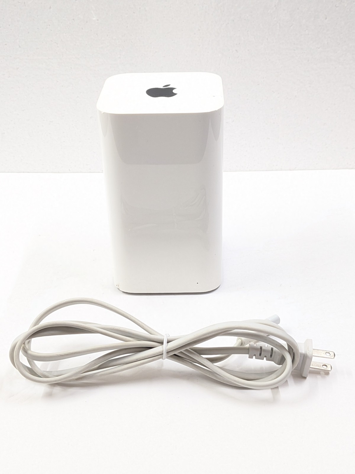 Apple A1470 EMC2635 Airport Time Capsule w Power Cord