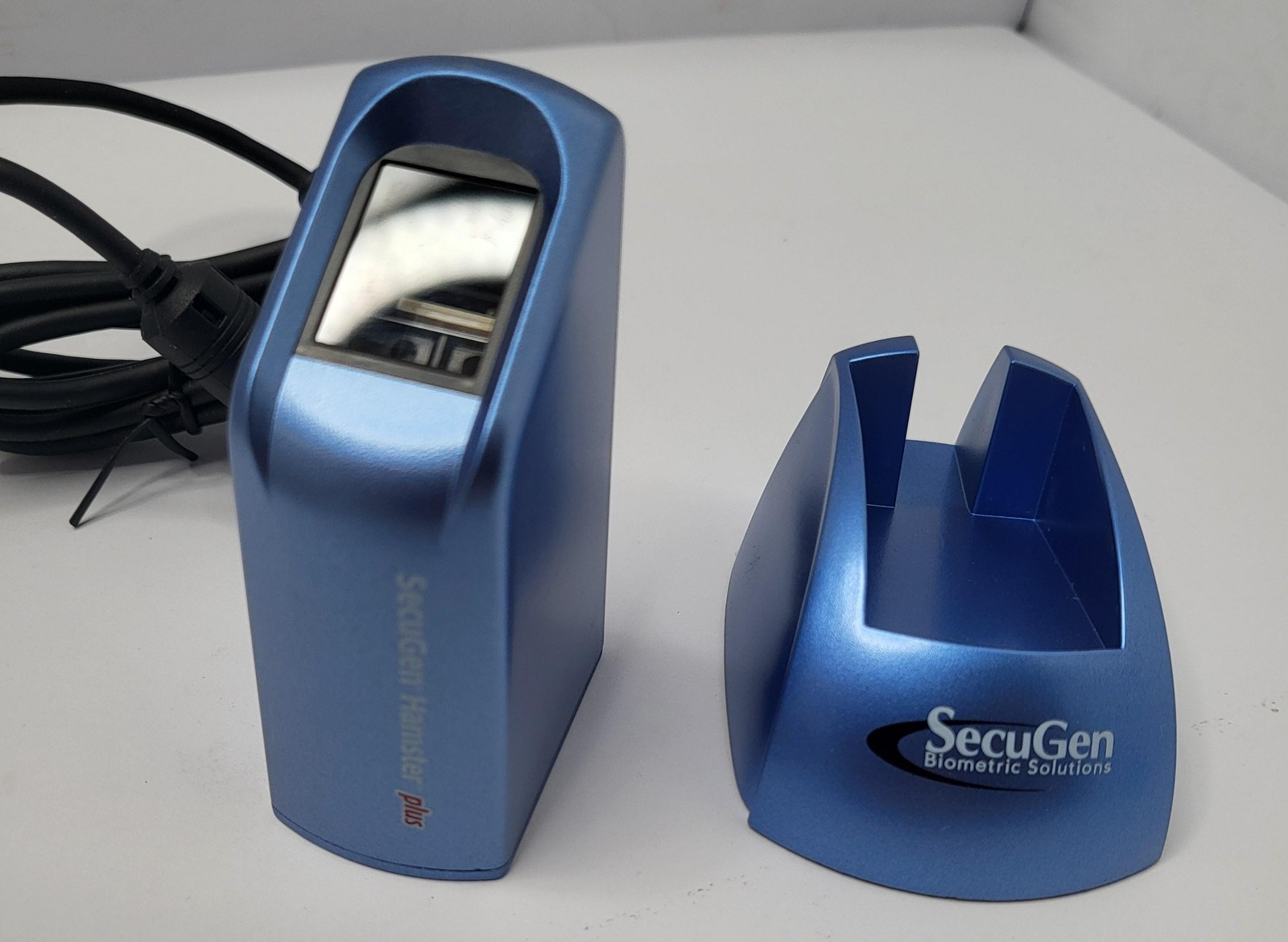 SecuGen Hamster Plus HSDU03P USB Fingerprint Scanner W/ Stand Blue Biometric