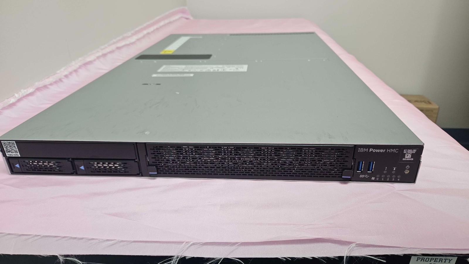 IBM 7063-CR2 Power systems HMC with rail kit