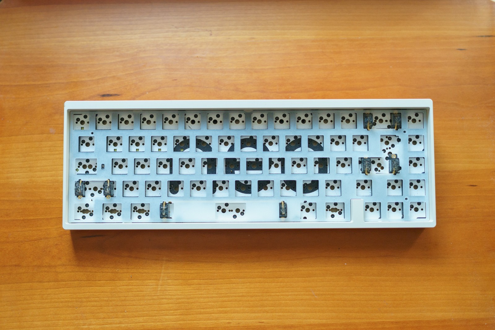 NEO65 Custom Mechanical Keyboard (Uses/Good Condition) with Stabilizers
