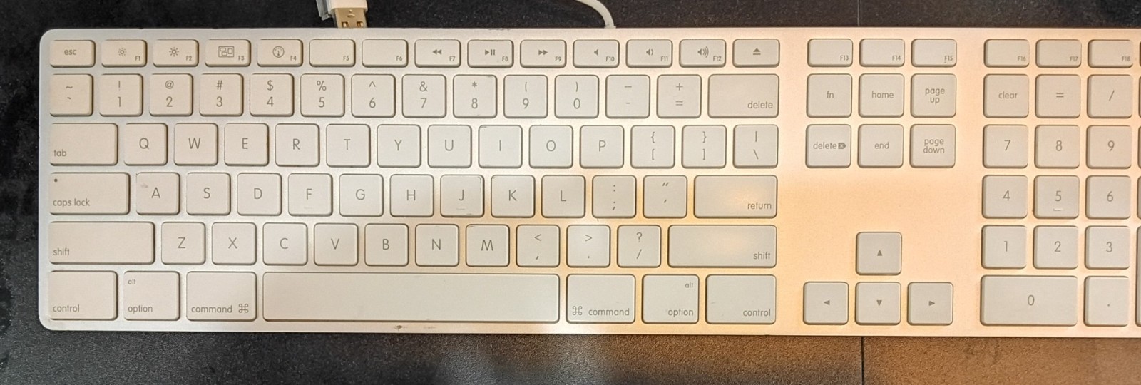Apple A1243 USB Keyboard Wired Full Size Tested Working OEM