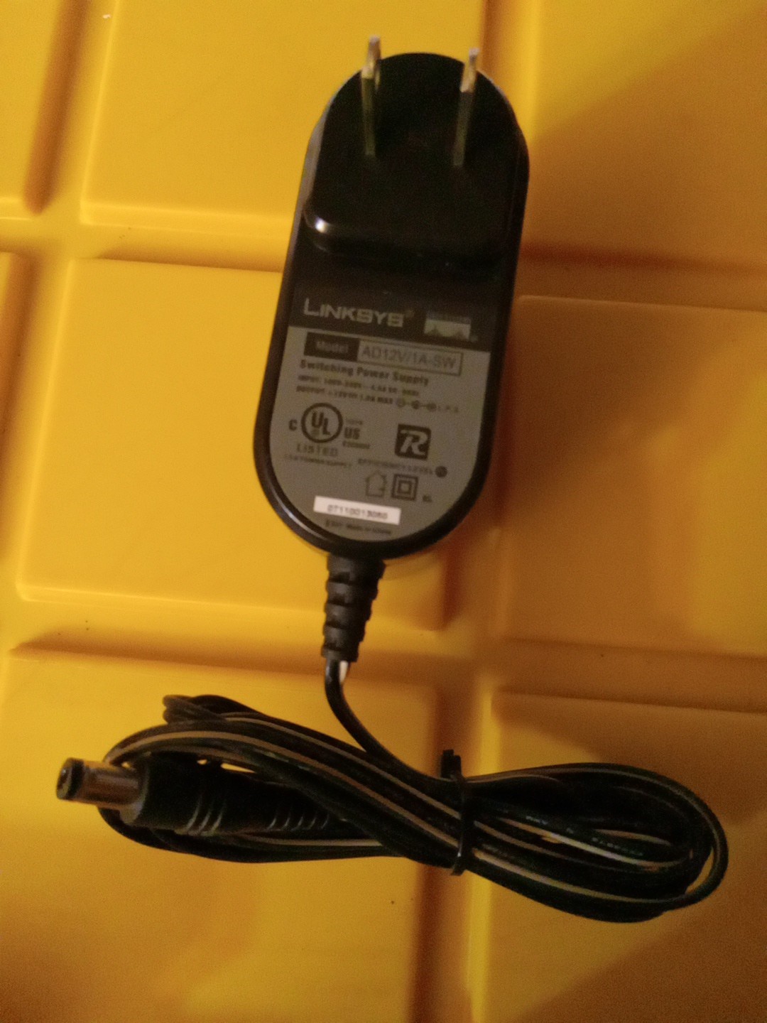 OEM Linksys 12V AC Adapter Power Supply Charger AD12V/1A-SW 