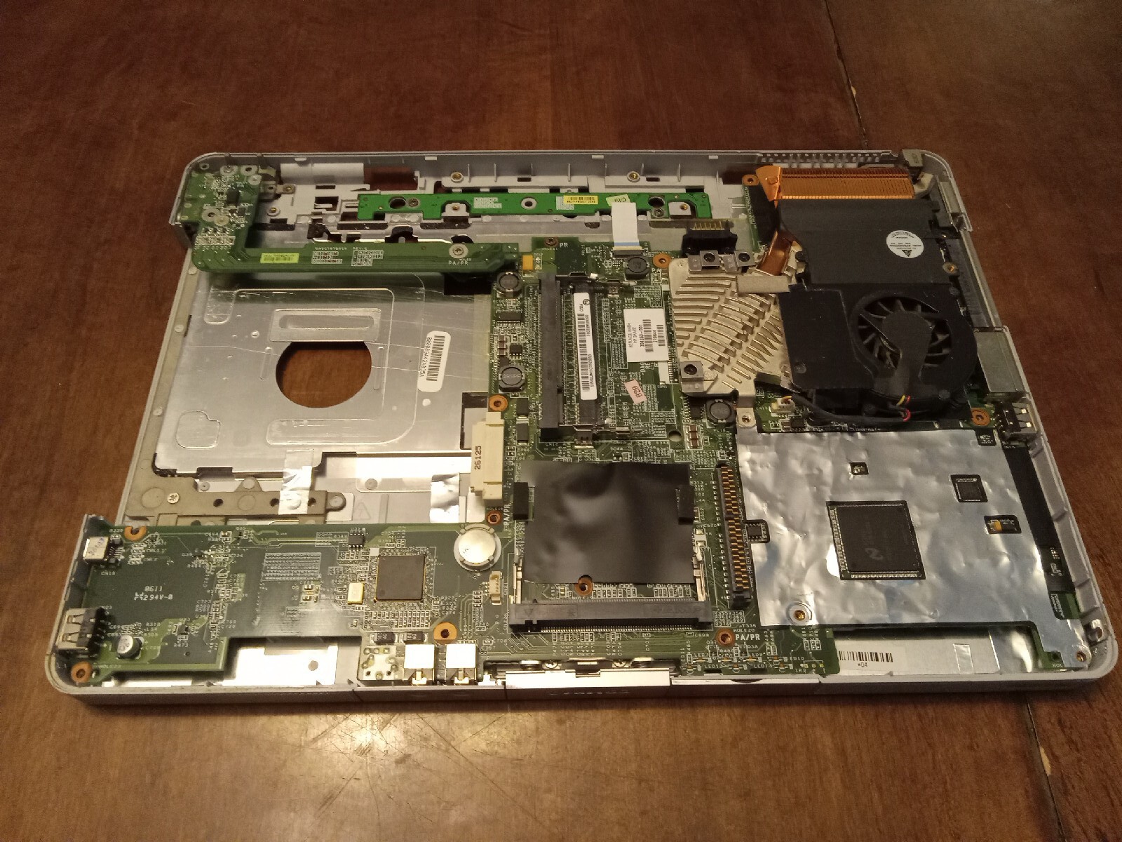 Laptop Part:Compaq Presario V2000 Motherboard+Palm Rest+Processor+Trackpad+Bezel