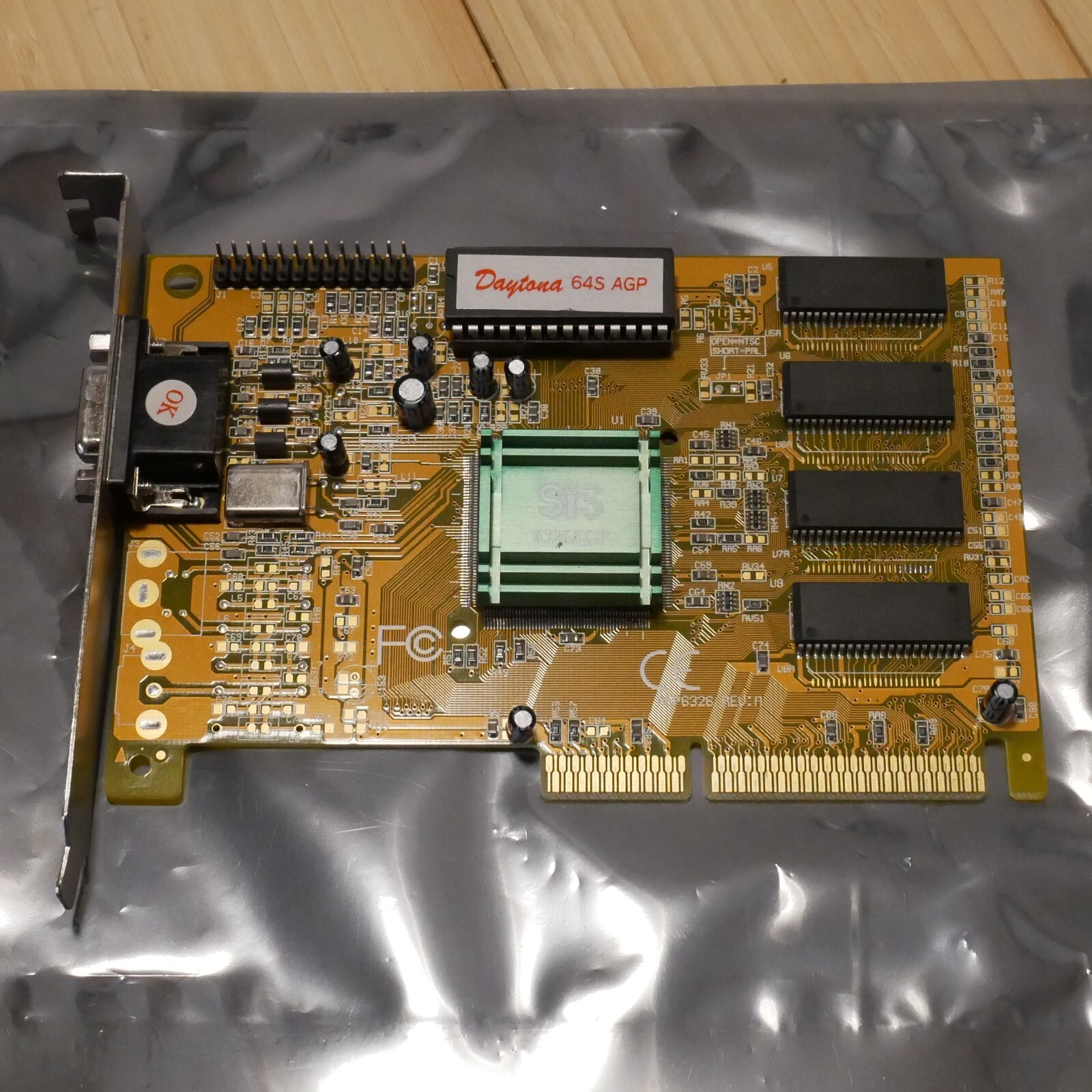 DAYTONA 64S SiS 6326 AGP 8MB Video Card - Tested 11
