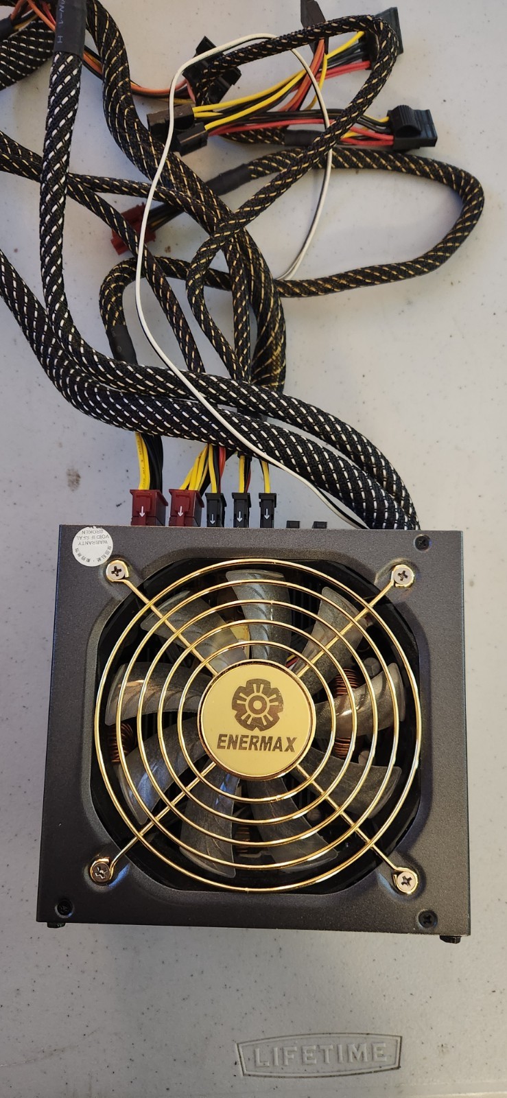 ENERMAX MODU82+ EMD525AWT 525W POWER SUPPLY Pin 24Pin + (6+2) Pin PCI-E Cable