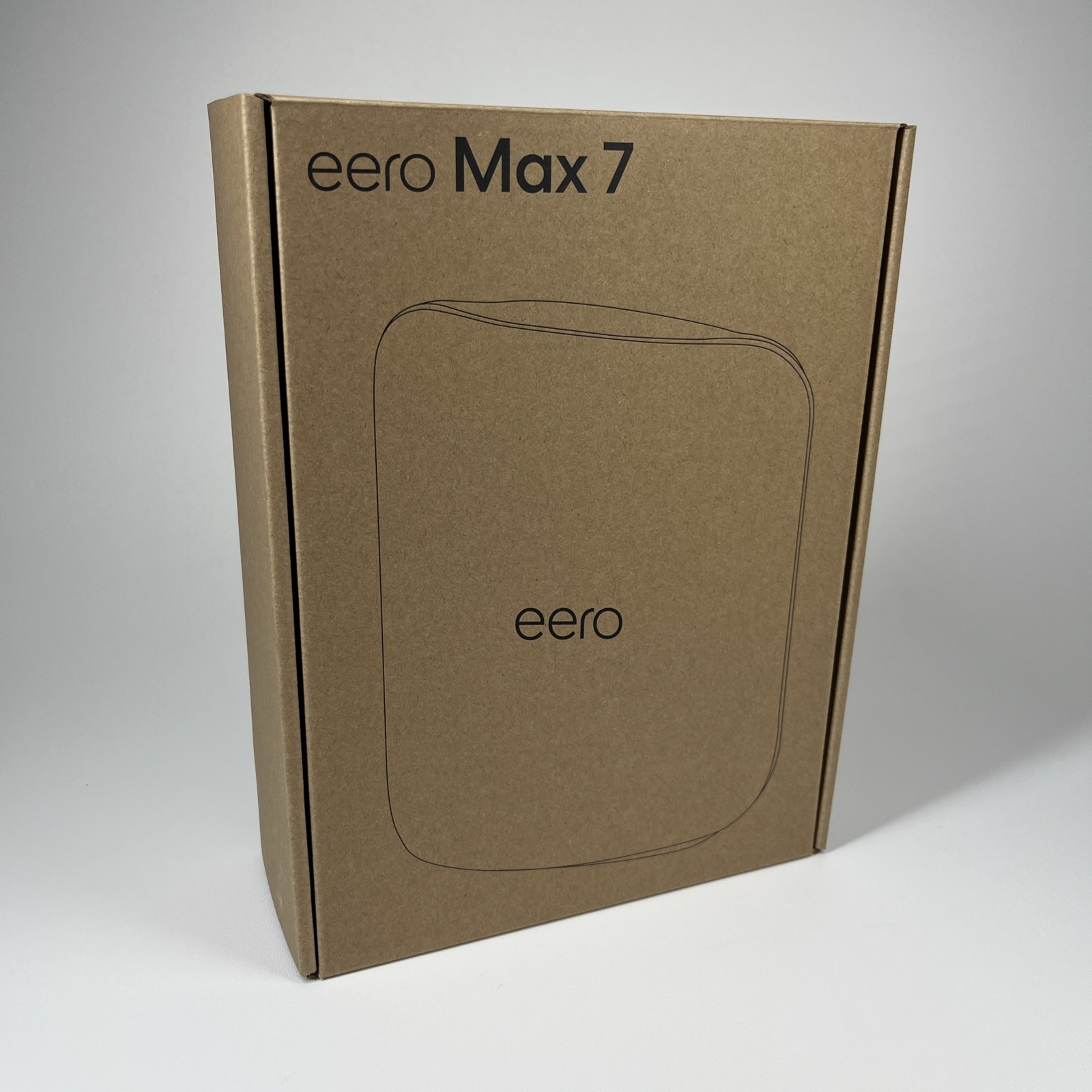 eero Max 7 Wi-Fi Router 7 Mesh Triple Ban Four Port Up to 10GbE White V010001