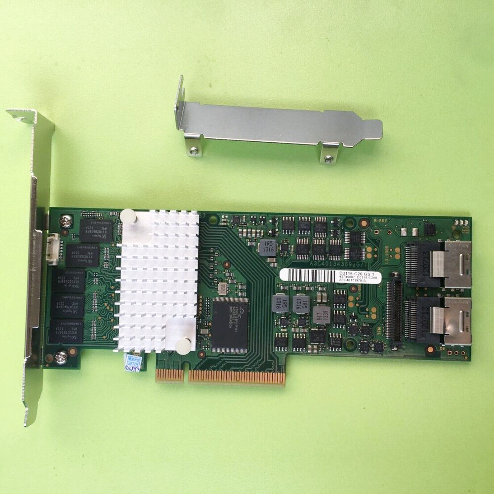 Fujitsu S26361-F3669-L1 RAID SAS 6G 1G Controller (D3116) PCIE2 LSI 2208=9266-8i