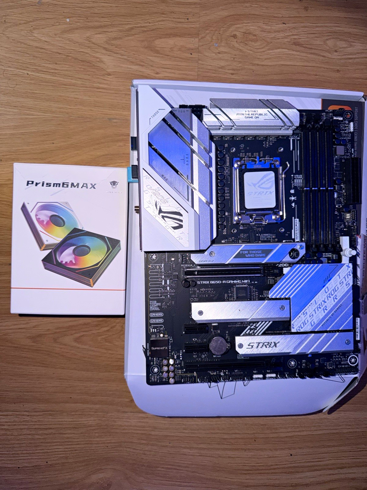 ASUS ROG Strix B650-A Gaming WiFi ATX AM5 DDR5 with 3 pack of fans