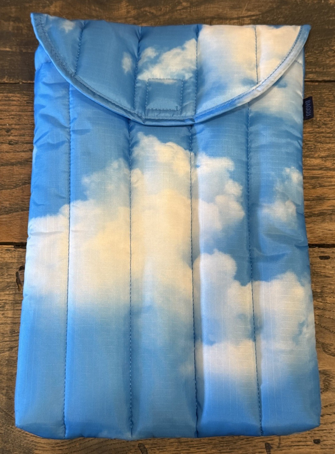 VHTF BAGGU CLOUDS 13/14 Inch Nylon Puffy Laptop Sleeve RETIRED Print NWOT